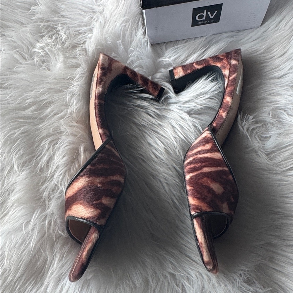 NEW LISTING! DV by Dolce Vita Brown Animal-Print Sandals - Picture 2 of 8